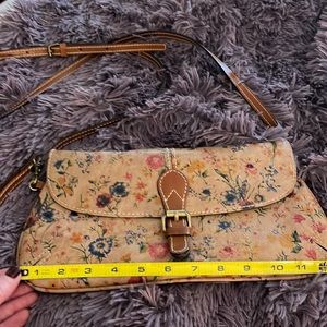 NWT Patricia Nash crossbody or wristlet, measurements shown in photos